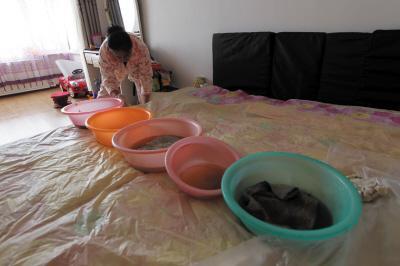 宜昌楼上漏水，住户失联，小区没物管，业主维权难！律师来支招……